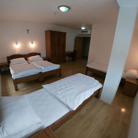 Hotel Bagaric -Ispod Brda Ukazanja Adress Kraljice Mira 56 Bijakovci Medugorje מראה חיצוני תמונה